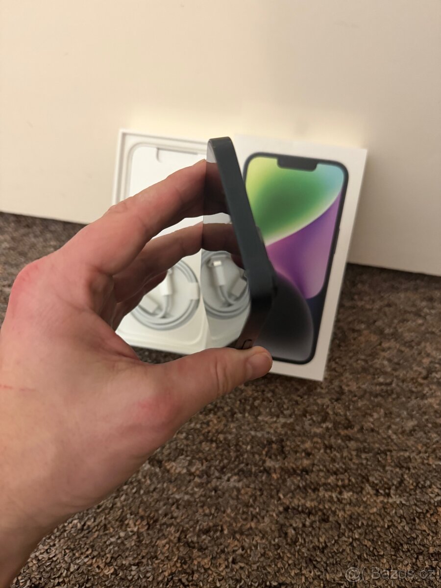 Apple iPhone 14 128gb Midnight. 89% kondice baterie. - 6