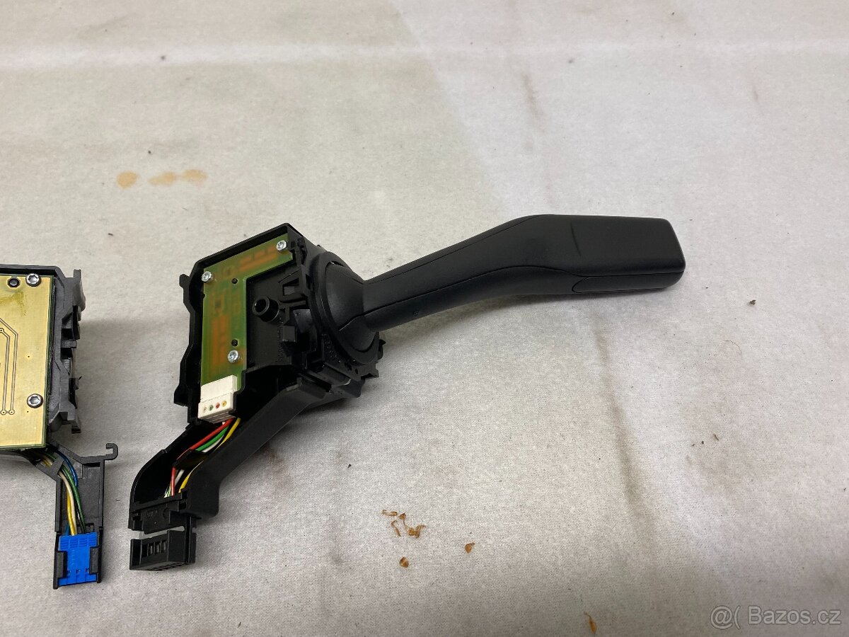 VW GOLF 5 2003-2008 - PÁČKY POD VOLANT - 6