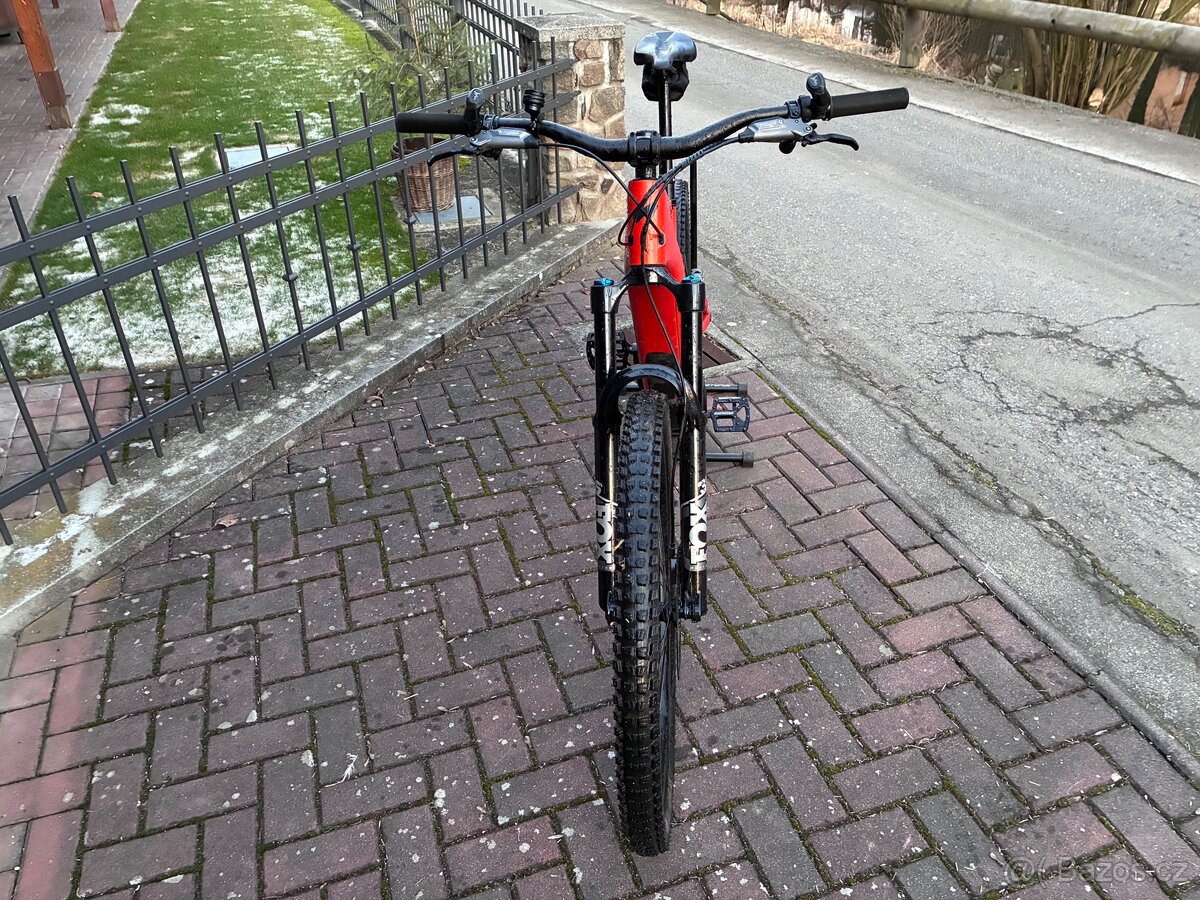 Prodám elektrokolo Specialized - 6