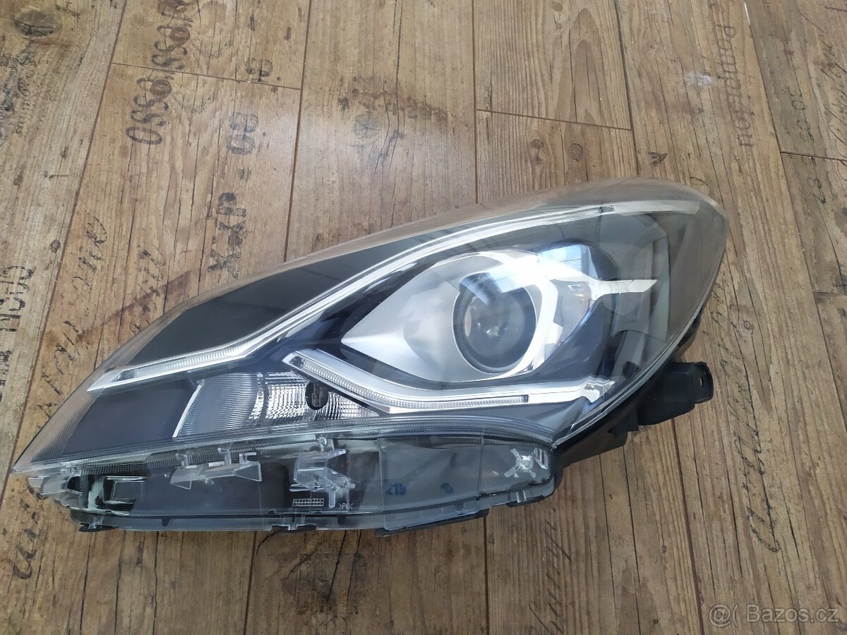 Toyota YARIS 2014- - 6