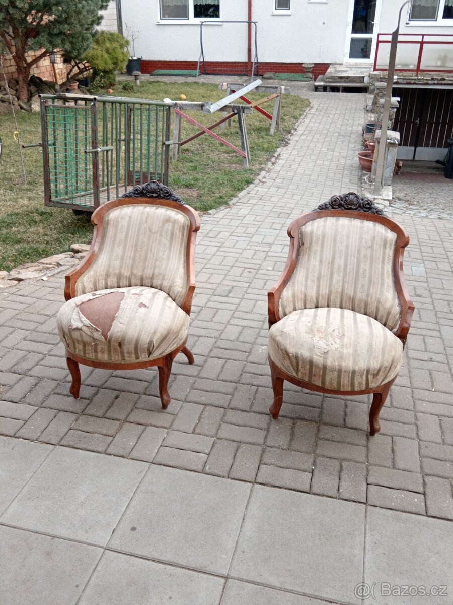 Starožitná křesla, věšák a kořenky - 6