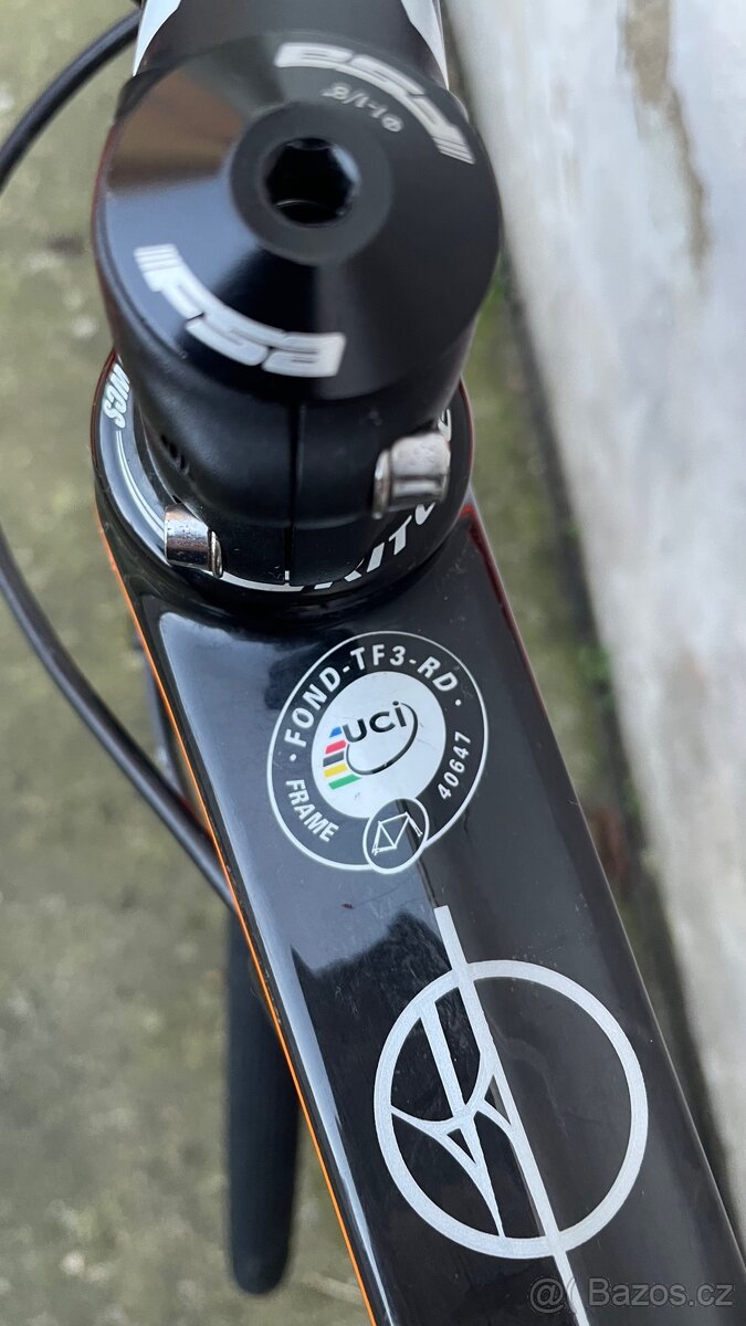 Celokarbonové silniční kolo Fondriest - 6