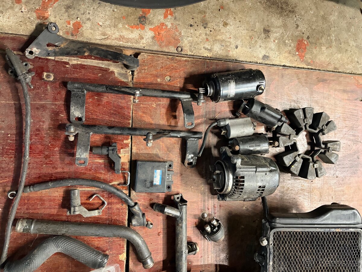 Kawasaki Gpz 900 - 6