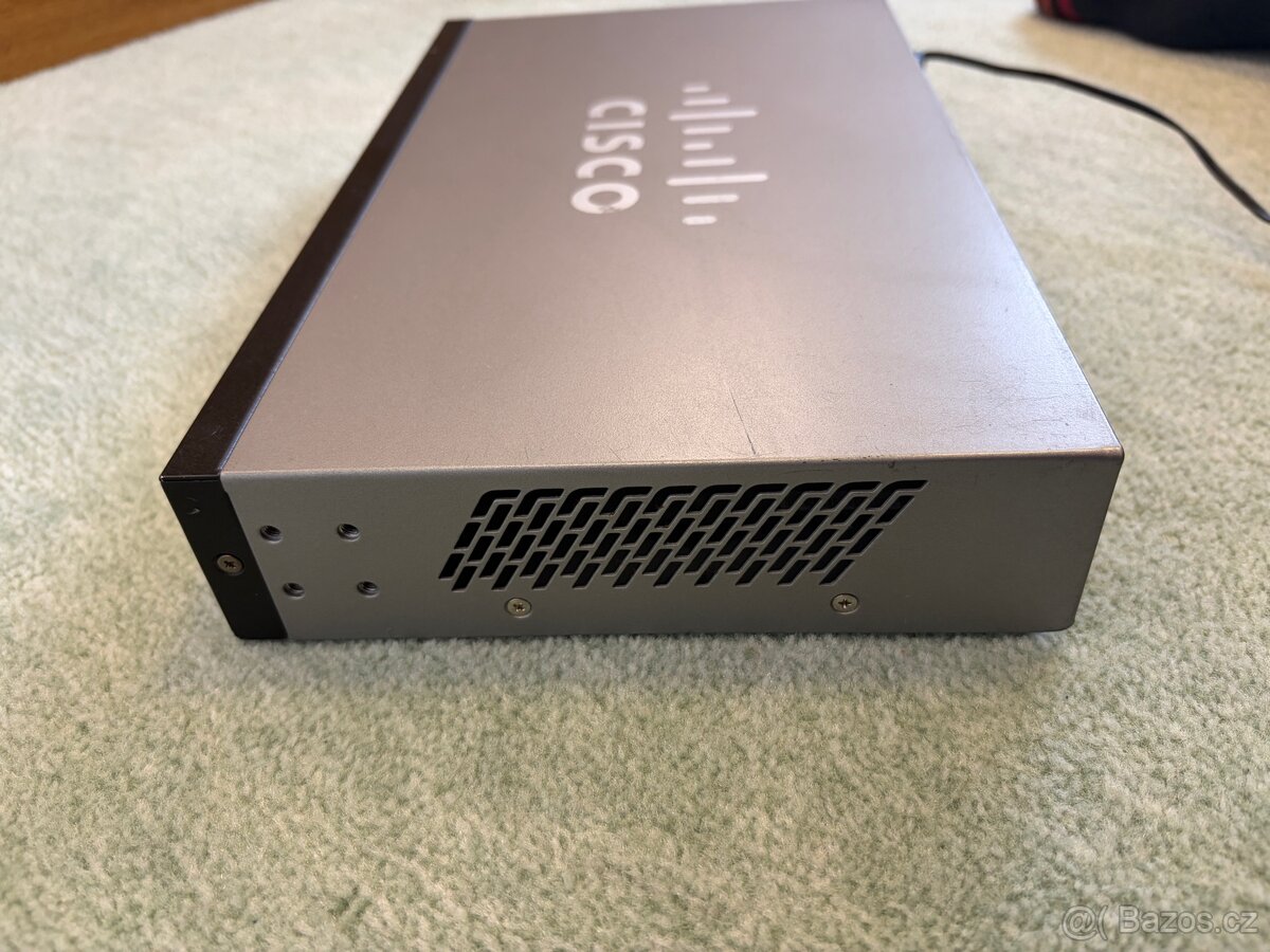 Cisco switch SG300-10 - managed L3 switch, včetně napájení - 6