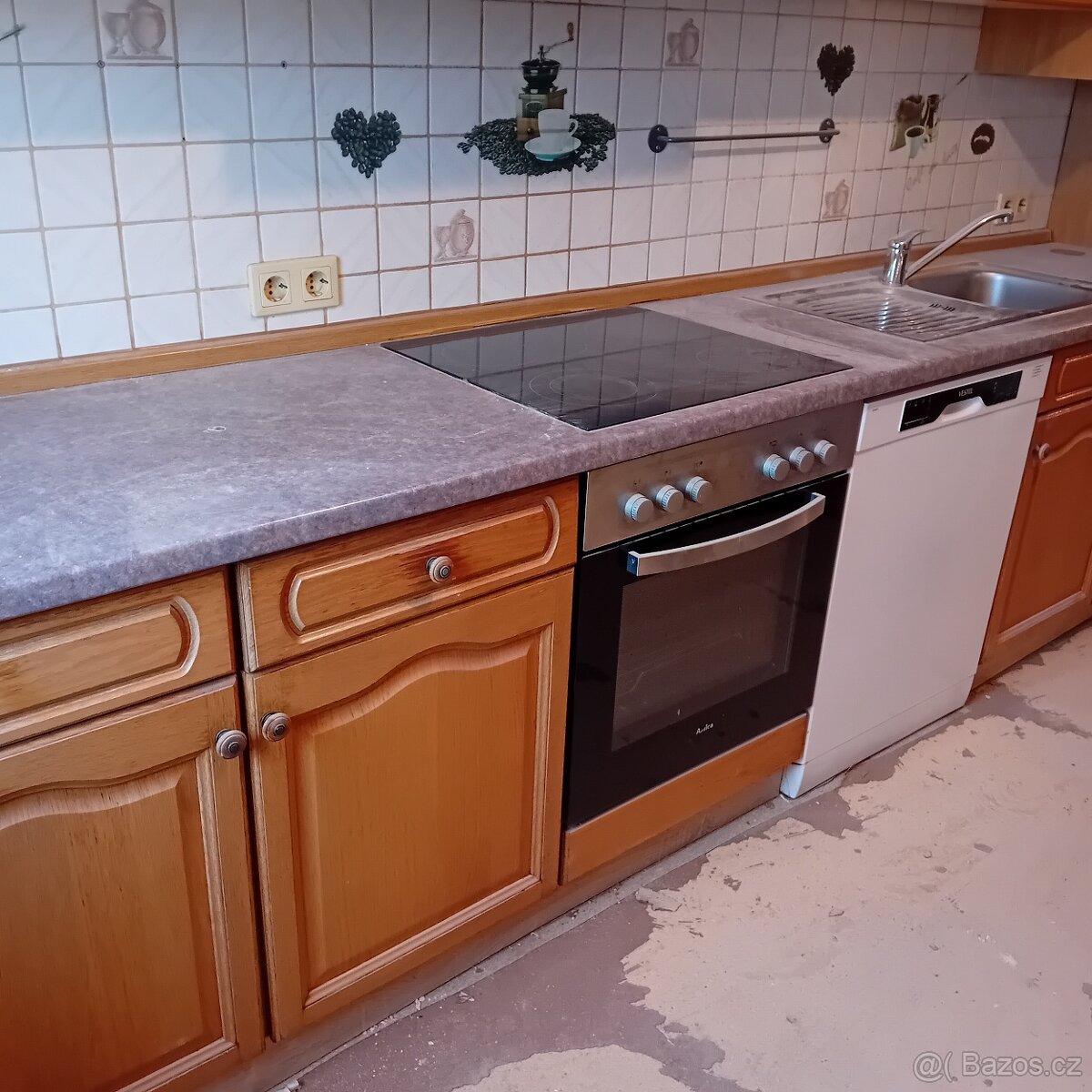 Kuchyňská linka se spotřebiči - 6