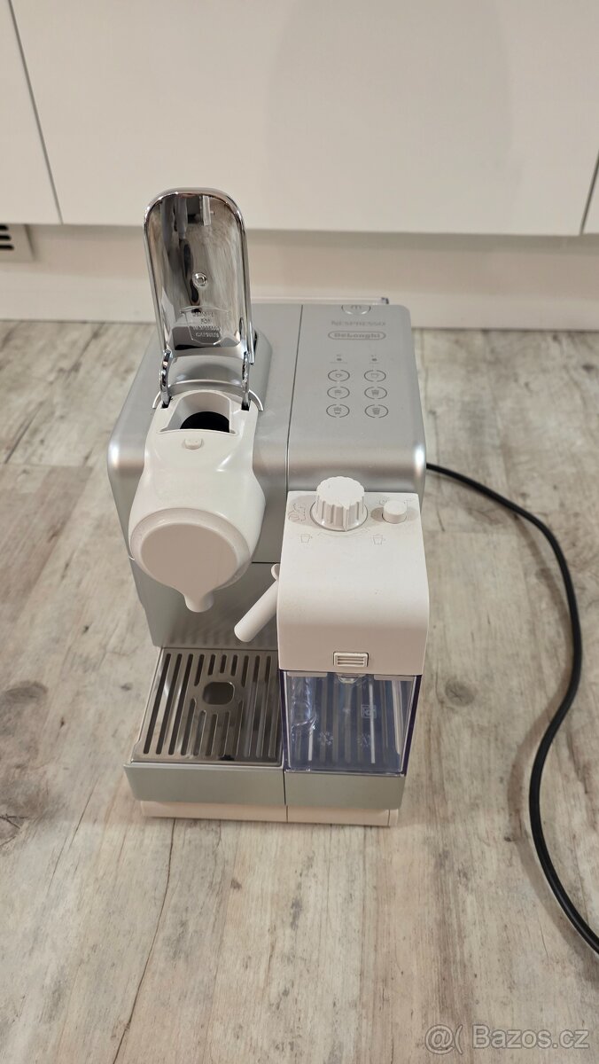 DeLonghi Nespresso Lattissima Touch - 6
