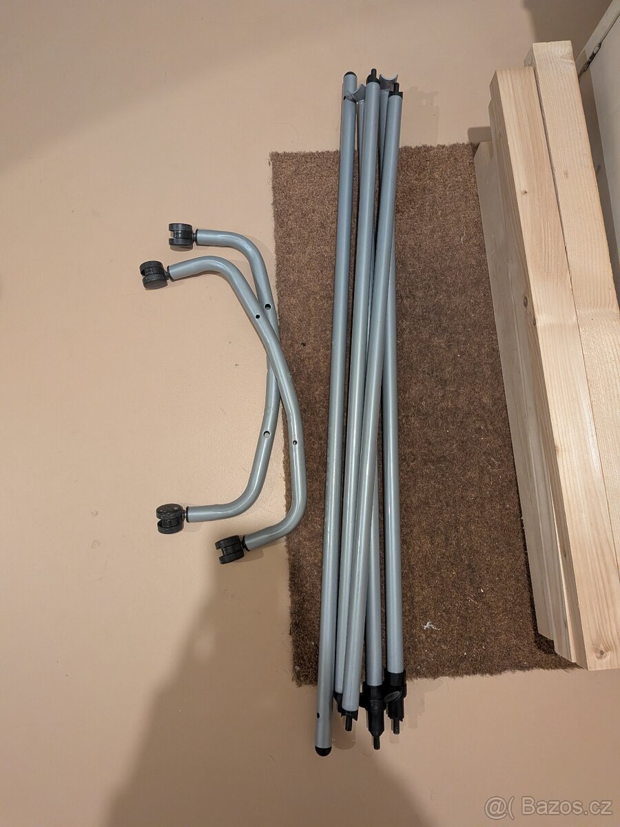 Stojan na oblečení Rigga IKEA - 6