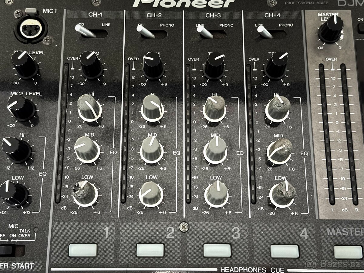 Pioneer DJM700 - 6