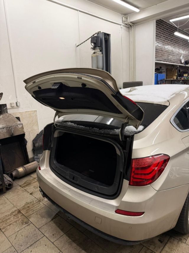 BMW 5GT F07 530D - 6