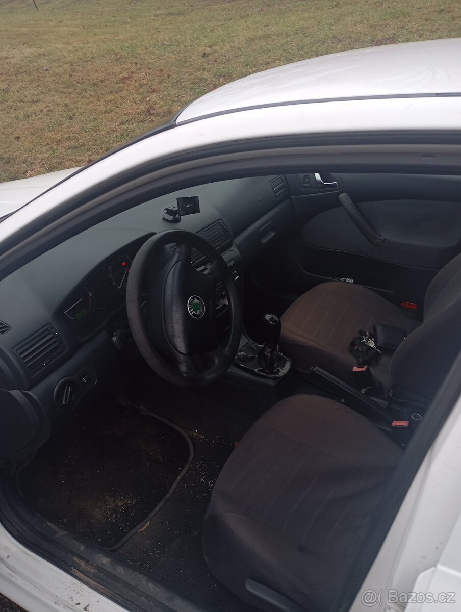 Prodám Škoda Octavia 1 1,9TDI 66kw r.v.2004 - 6