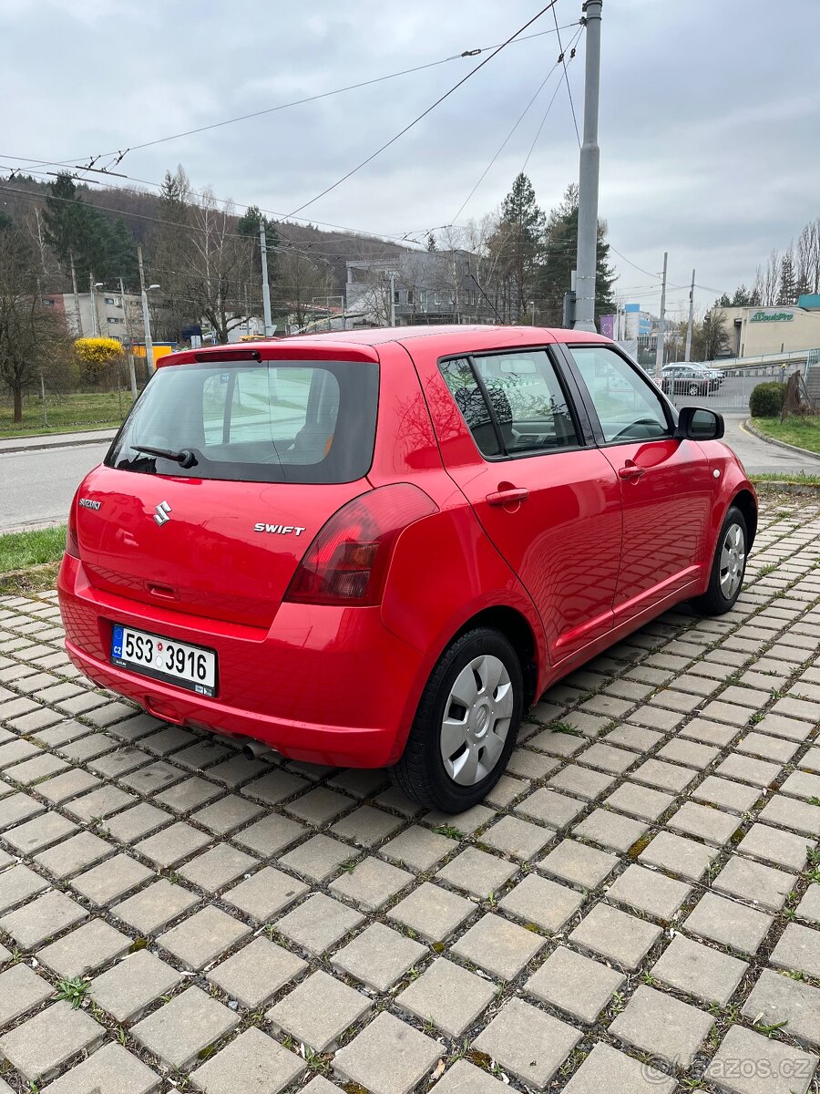 Suzuki Swift 1.3 16v benzín - 6