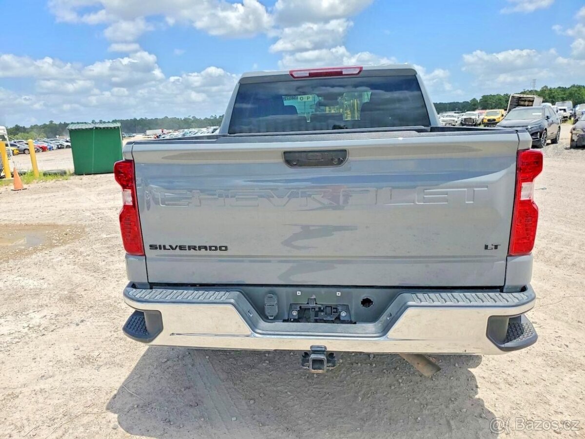 Chevrolet Silverado - 6