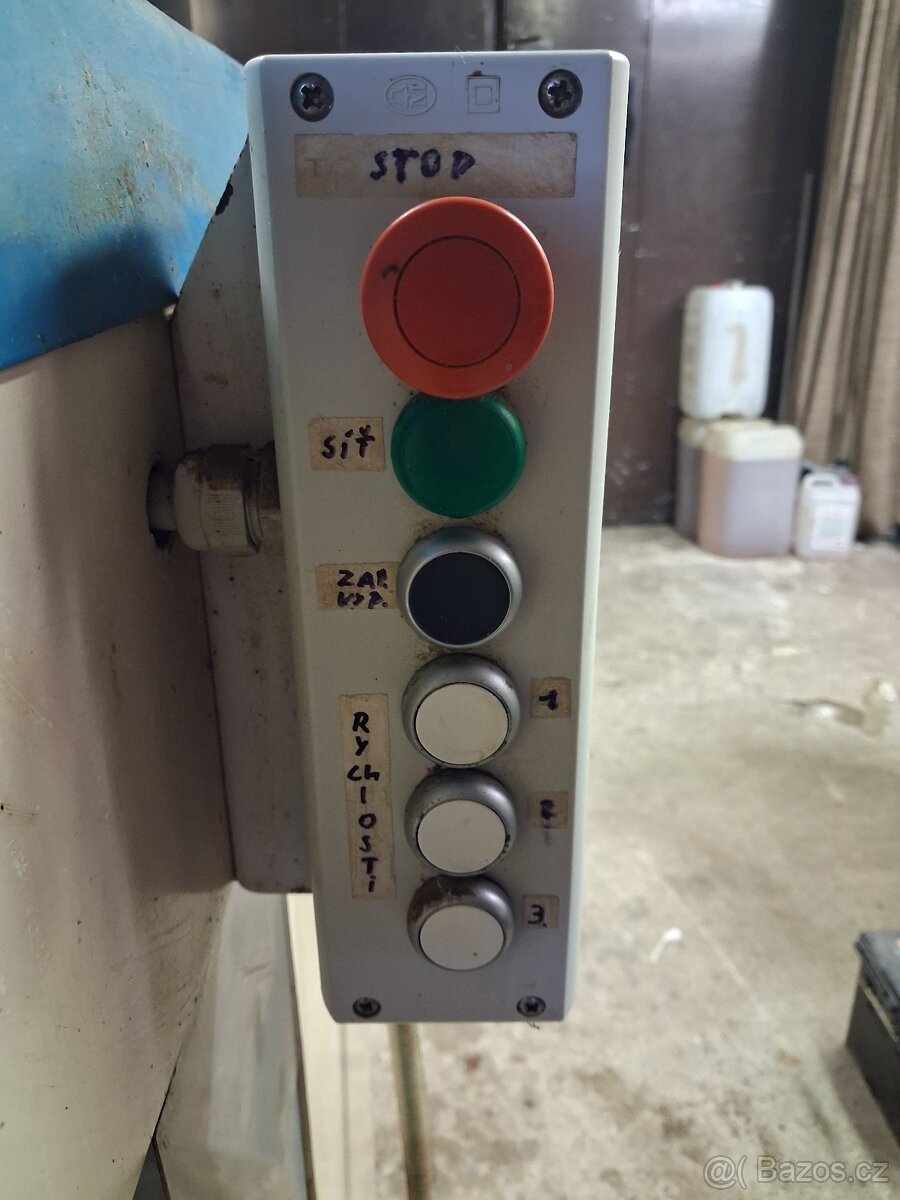 Prodám robot, hnětač 40L, lze řadit rychlosti za provozu - 6