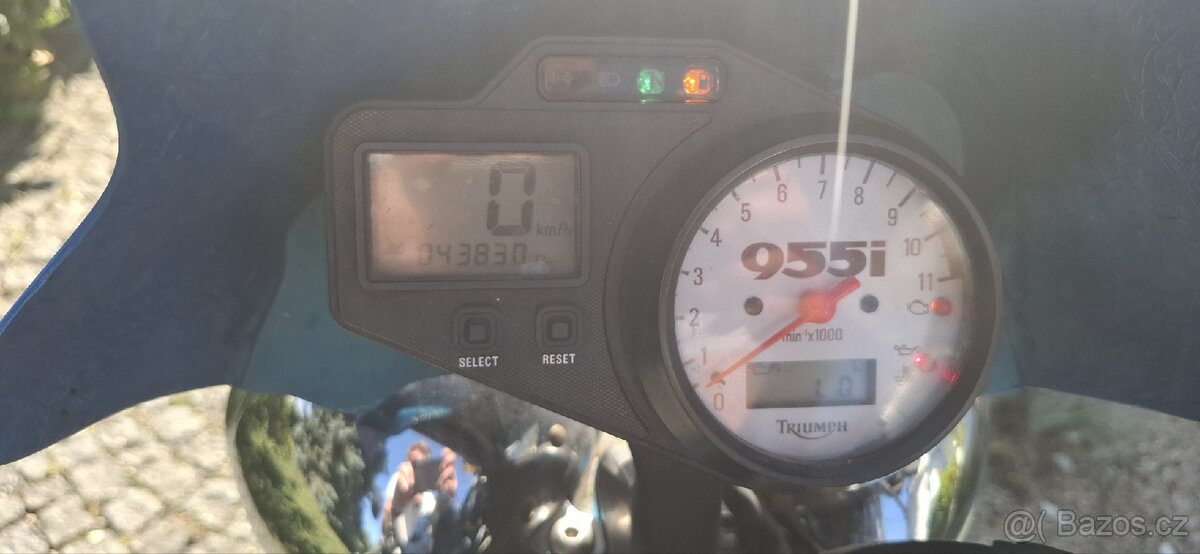 Triumph speed triple 955i - 6