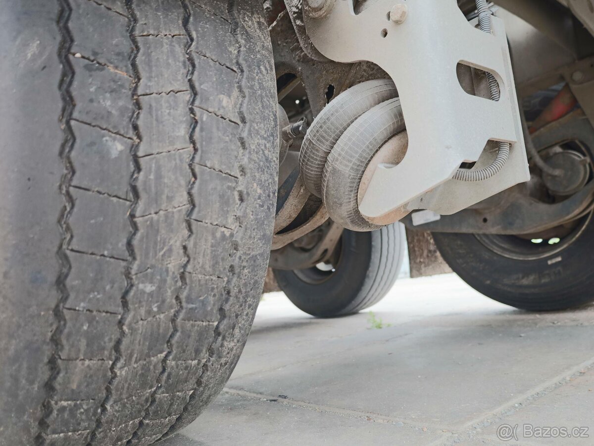 ZASŁAW D-651A, OSM PÁRŮ POSUVNÝCH KLANIC, DVĚ ZVEDACÍ NÁPRA - 6