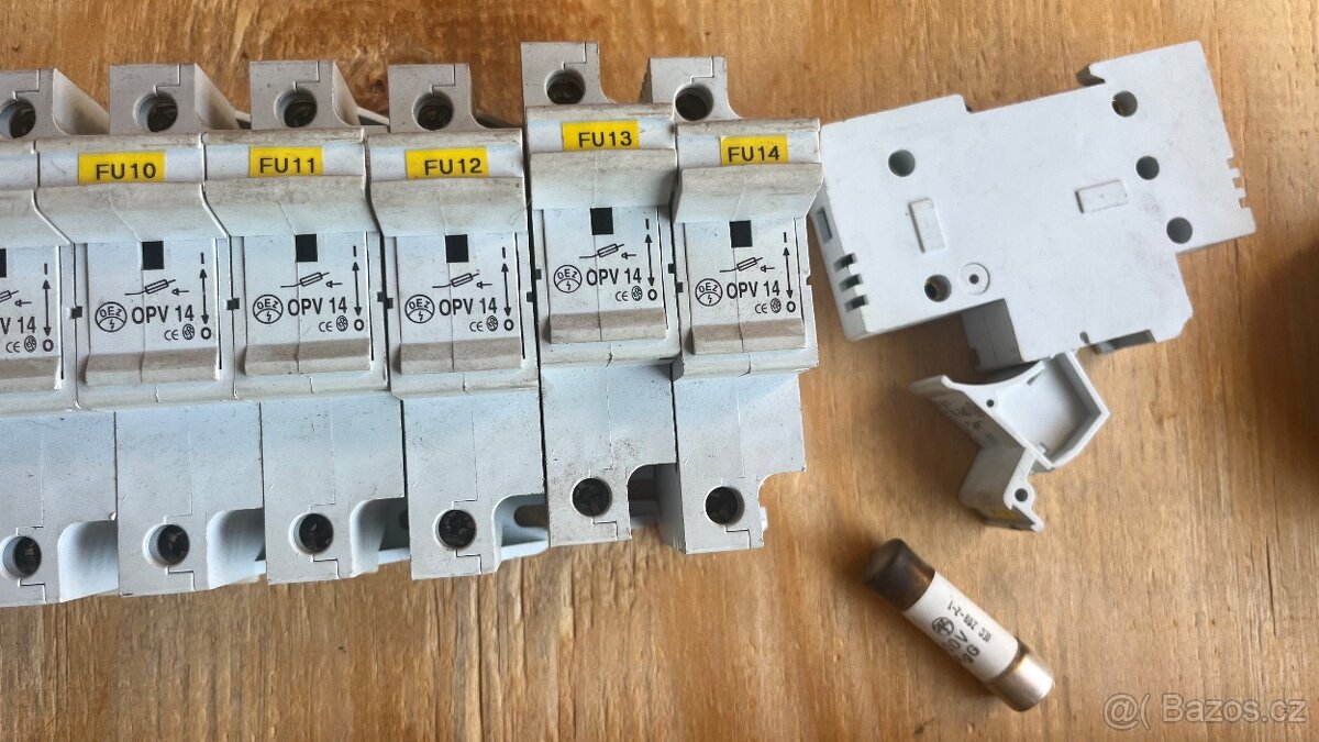 Jističe, pojistky, relé, stykače, proudové chrániče - různé - 6