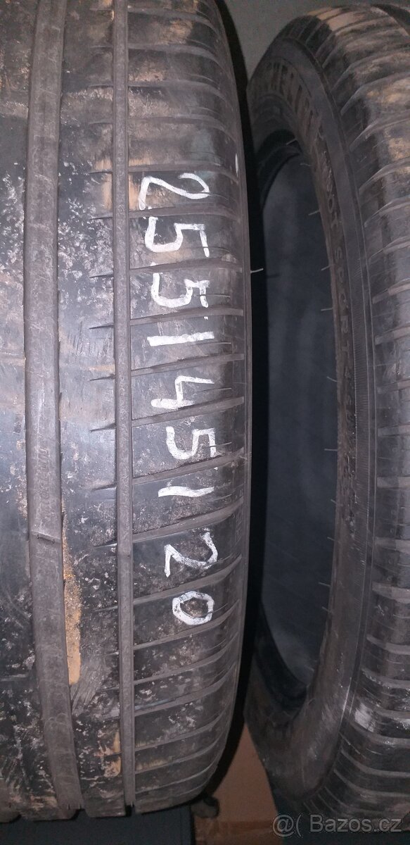 MICHELIN 255 45 R20 105Y - 6