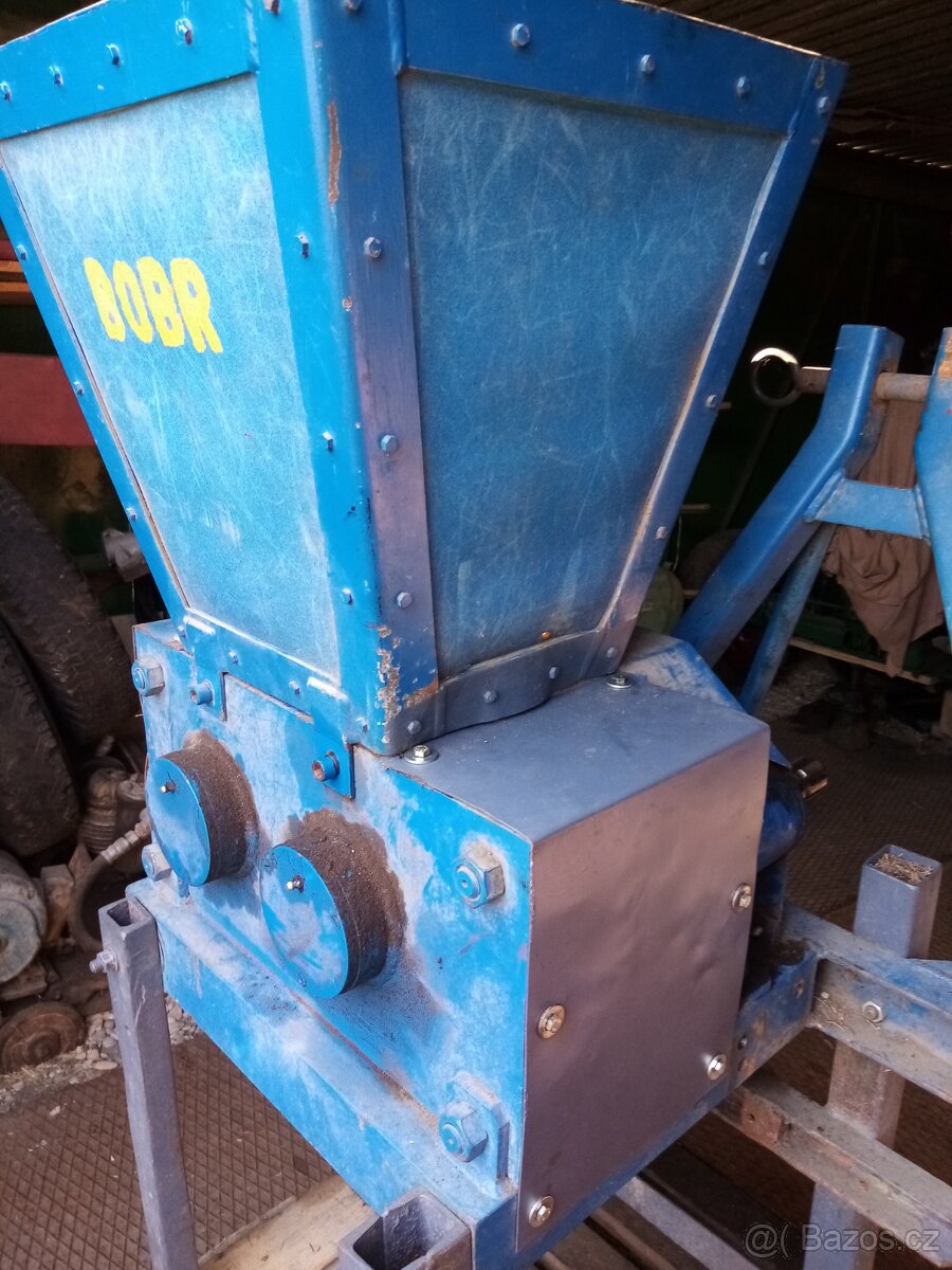 Prodám štěpkovač, špalikovač - 6