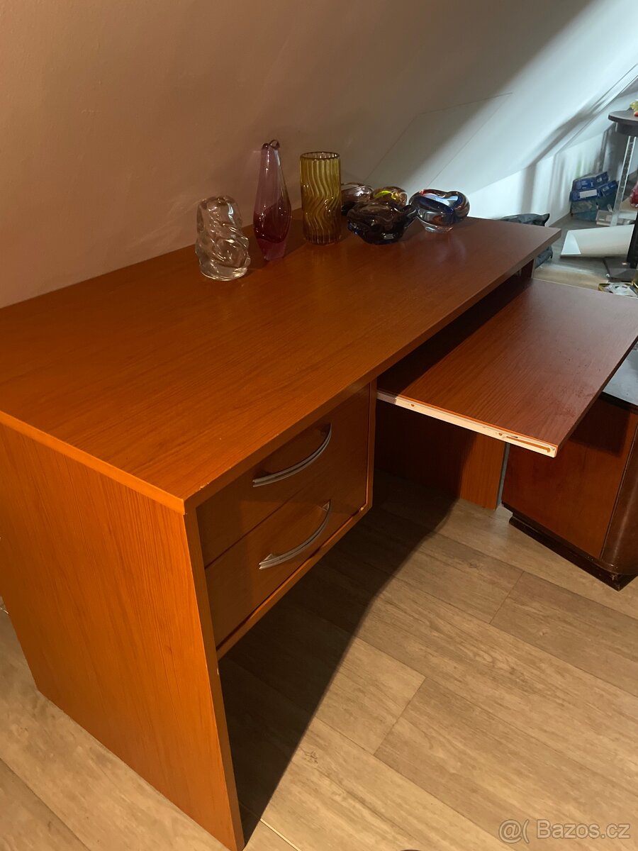 Stůl psaci ,spodni šuplík na klavesnici - 6