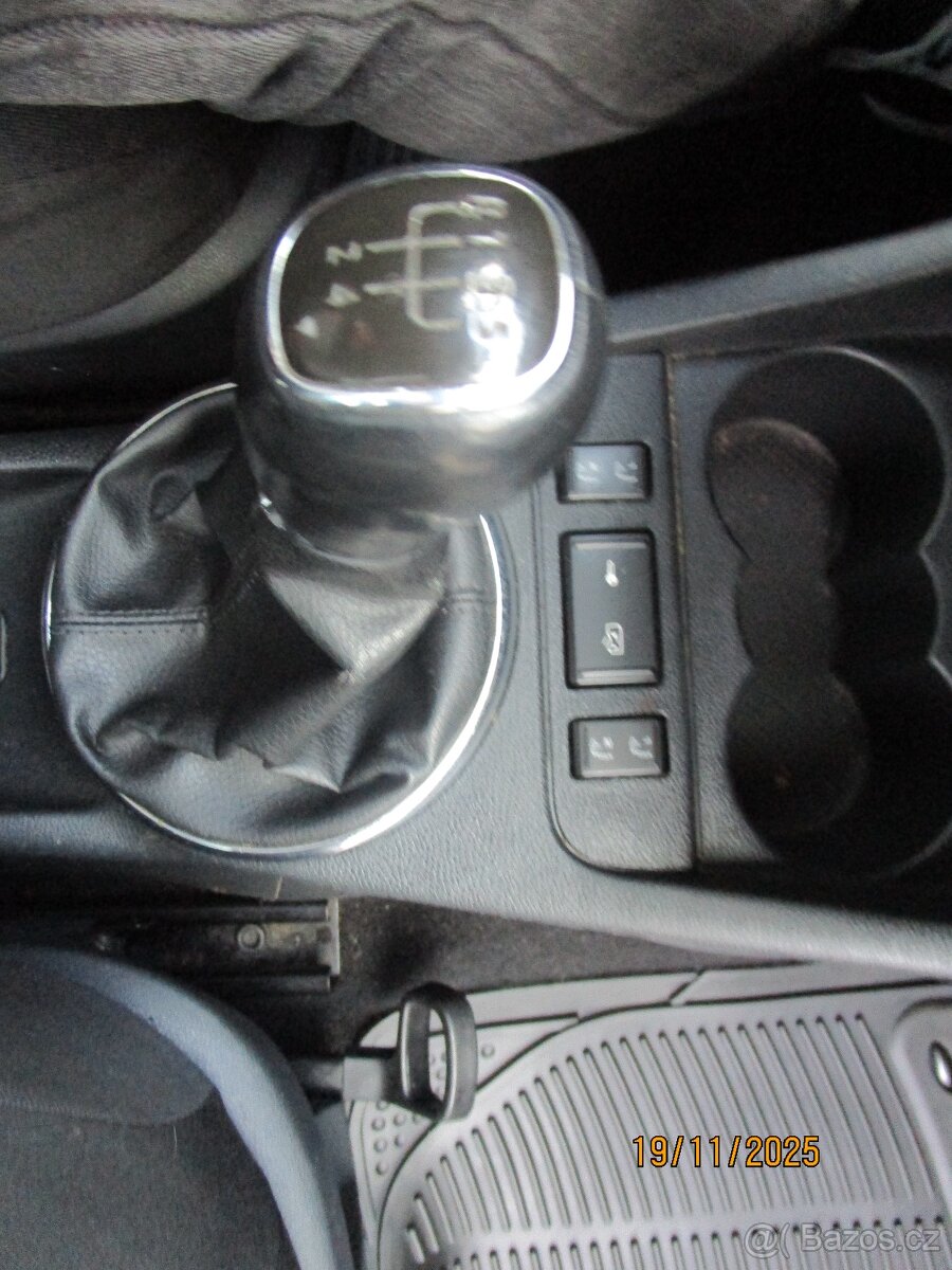 Škoda Roomster Scout 1,2 benzín 63kw - 6