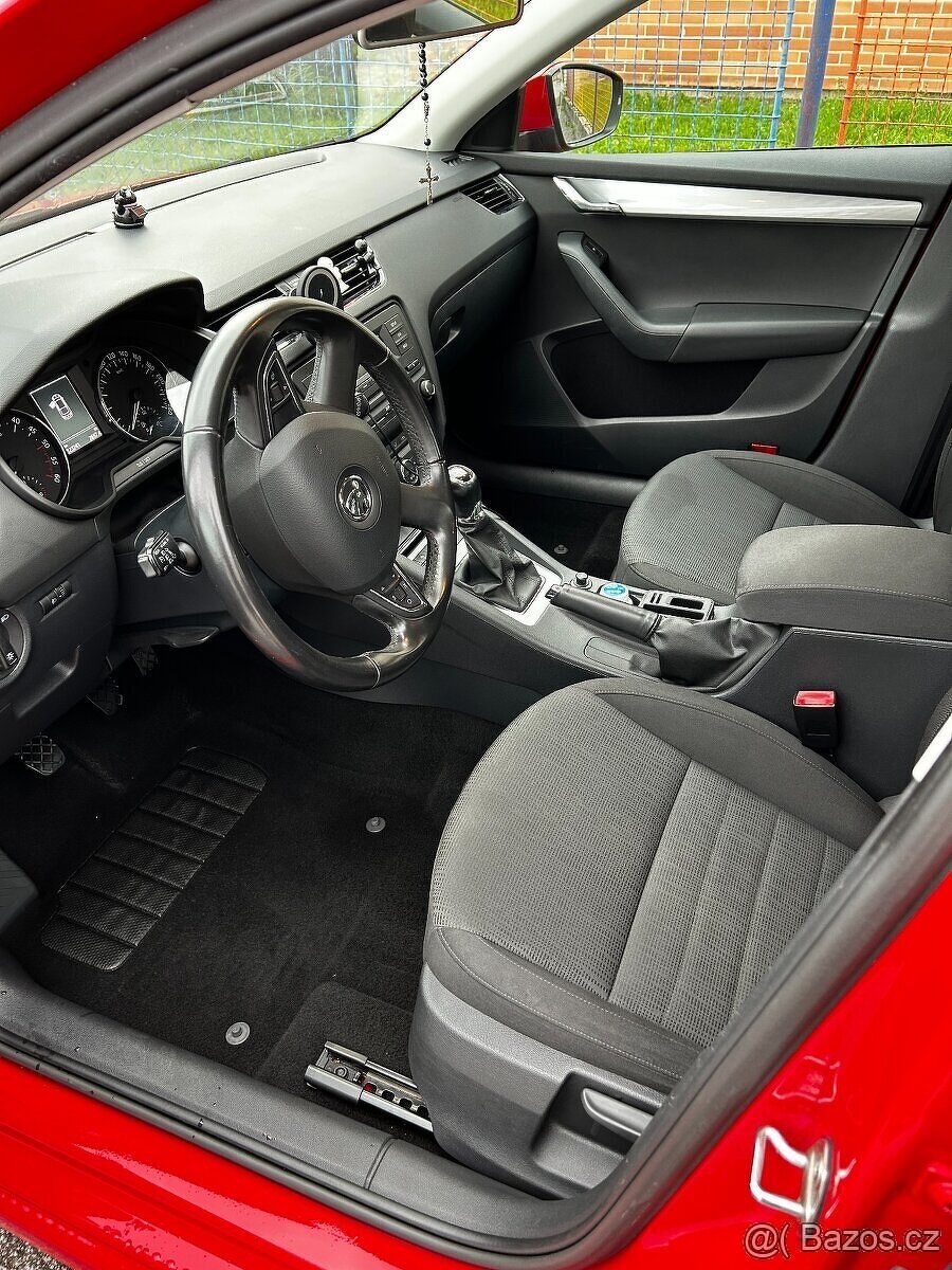 Škoda Octavia 1.6 TDI Elegance, 124tkm, tažné zařízení, STK - 6
