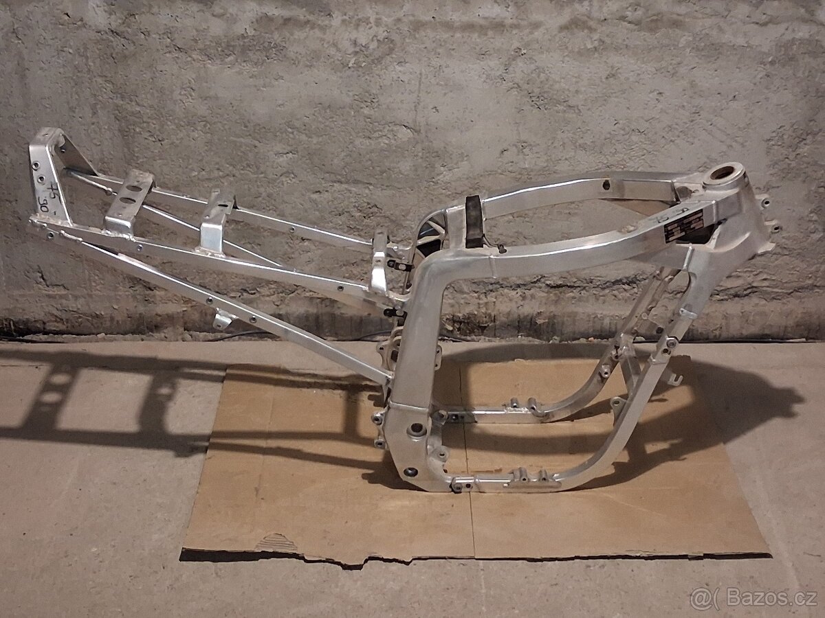 SUZUKI GSX-R 750 - 6