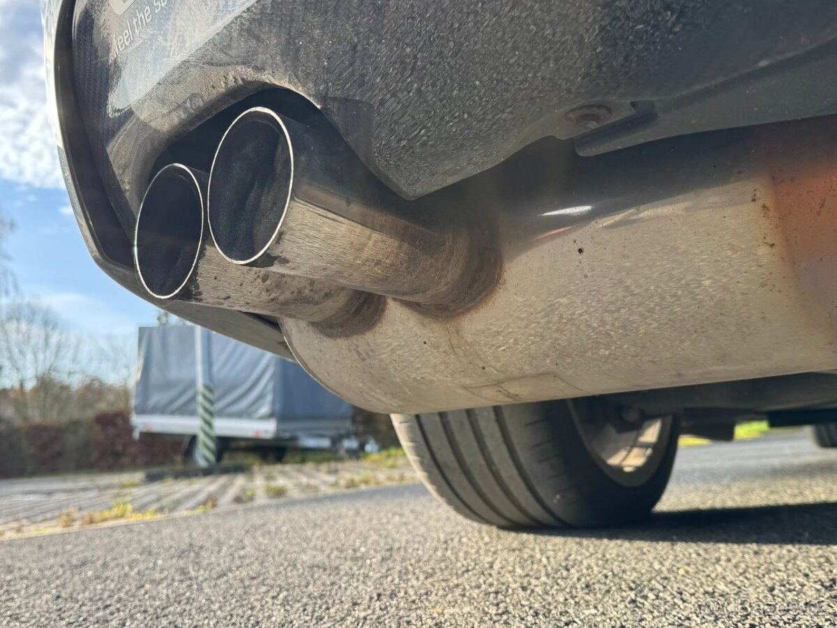 BMW 320si (E90) – limitovaná edice 2600 ks, rok 2006 - 6