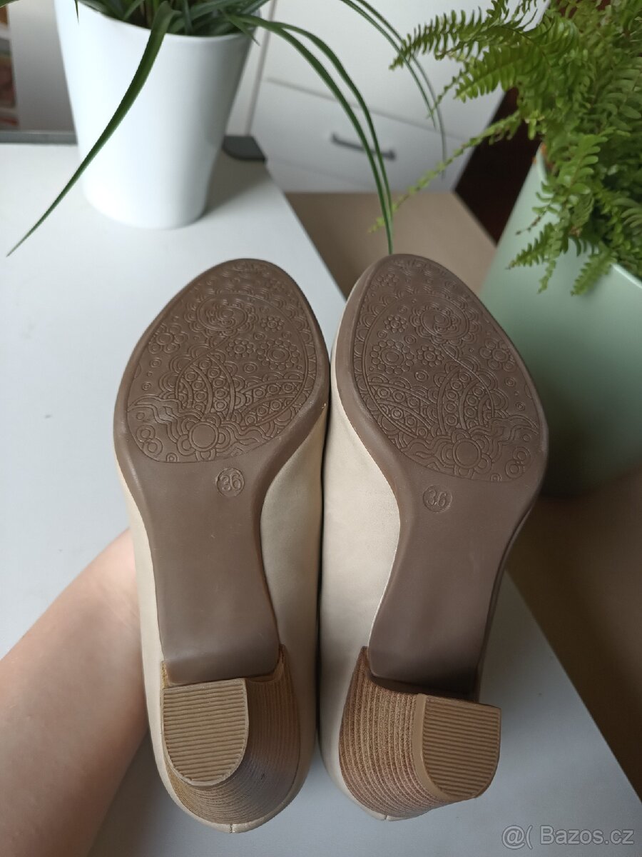 Boty na podpatku, Graceland - 6