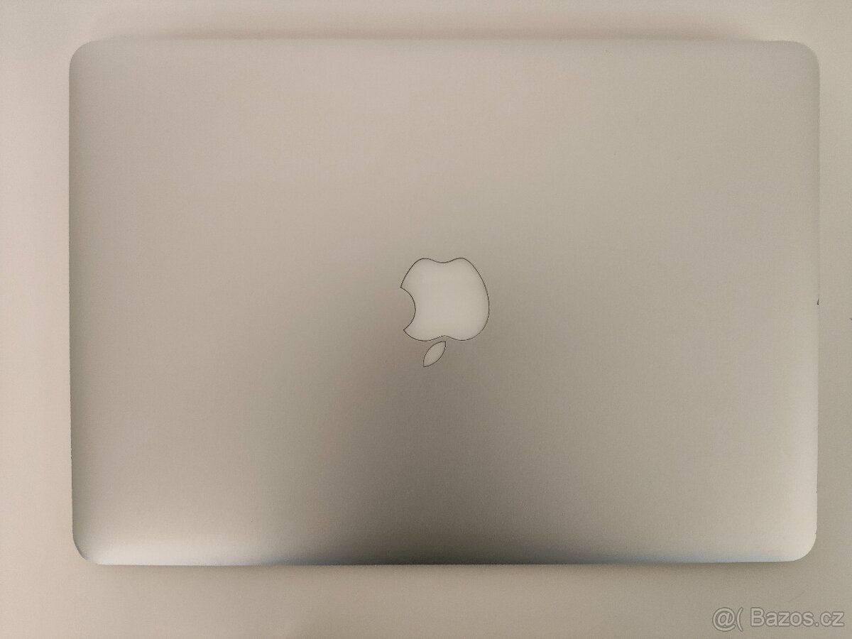 MacBook Air 2017 | i5 • 8GB • 256GB SSD - 6