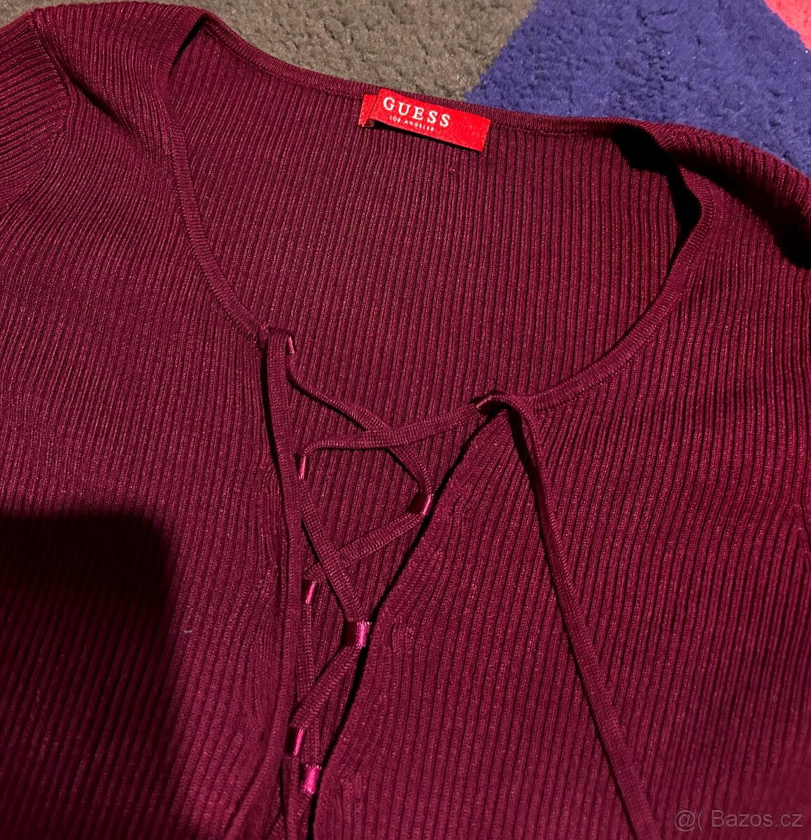 GUESS KRÁSNÉ SVETROVÉ SLIM ŠATY S VAZAČKOU XS SEDNOU XS-S-M - 6