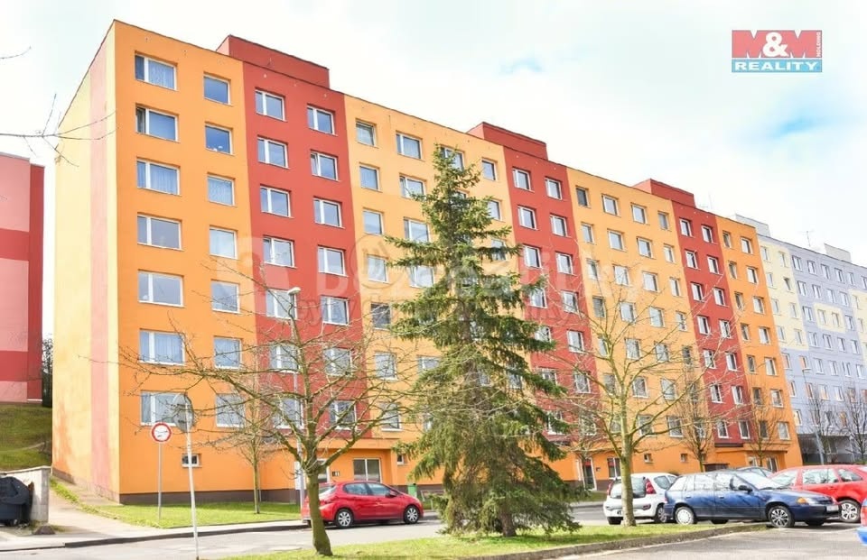 PRONAJMU POKOJ S LODŽIÍ V BYTĚ 3+1 - 6