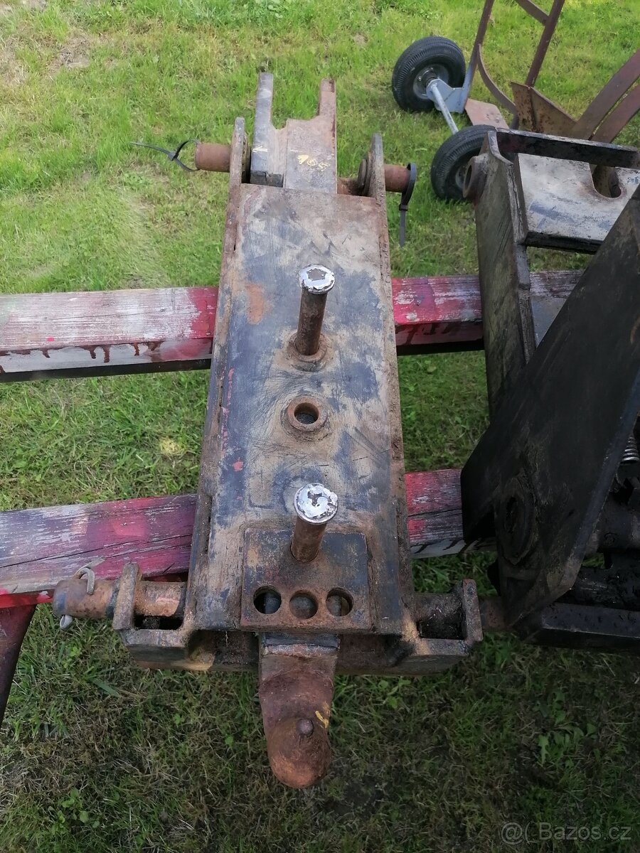 Spodní závěs zetor - 6