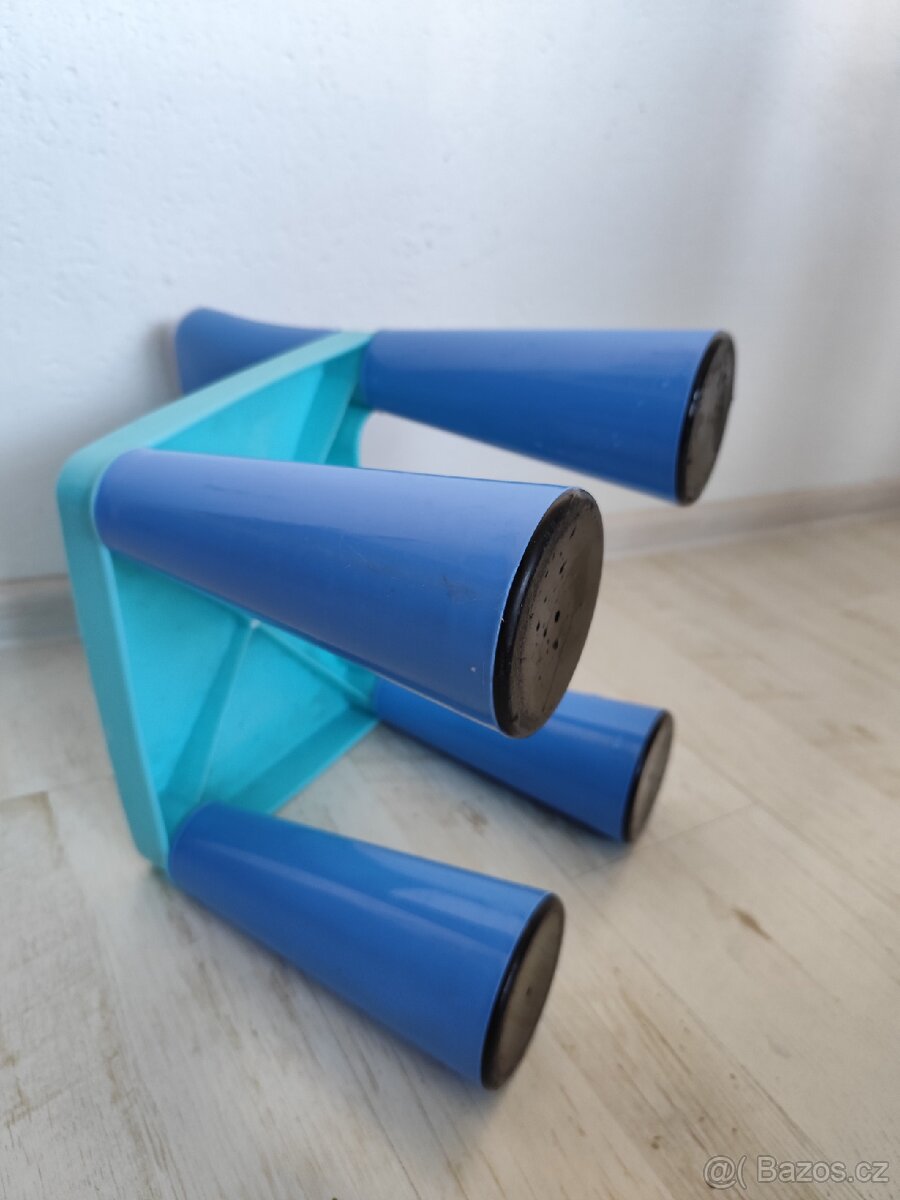 Plastová dětská židlička - 6