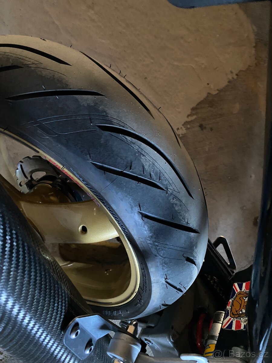 Triumph speed triple 955i r.v 2000 - 6