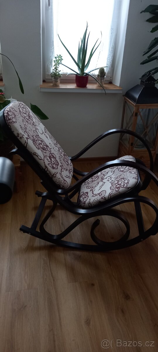 HOUPACÍ KŘESLO - 6