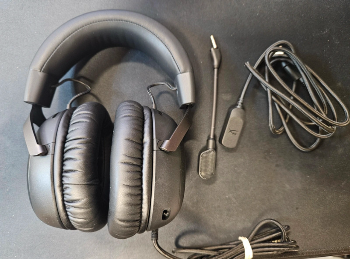 HyperX Cloud III - 6