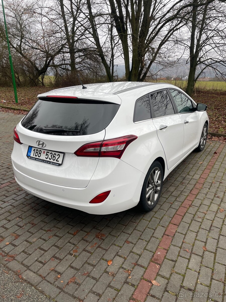 HYUNDAI i30 1.6 crdi 81kw STYLE - 6