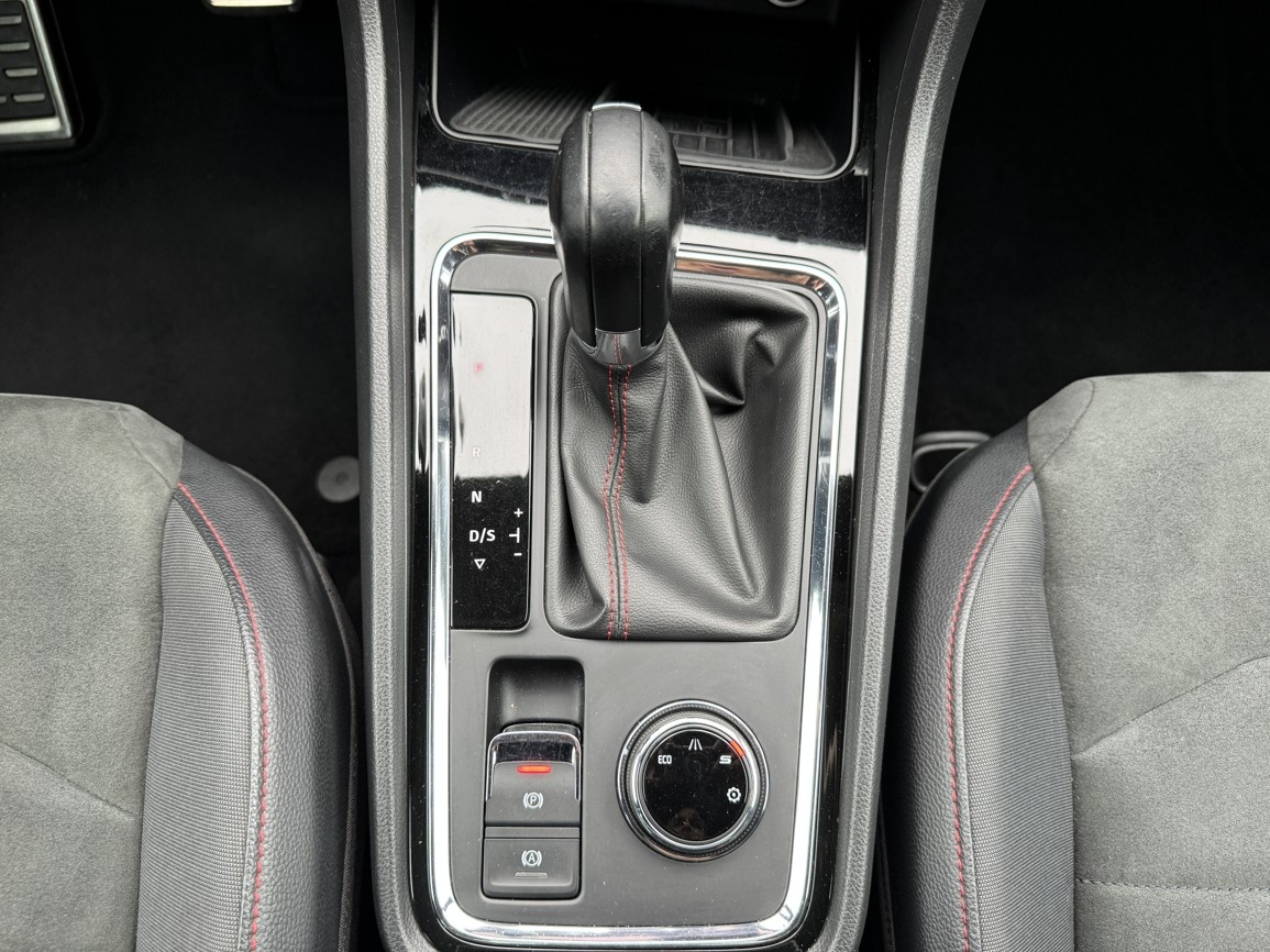 Seat Ateca FR 2.0TDi DSG Full LED Navi Digi Klima ACC - 6