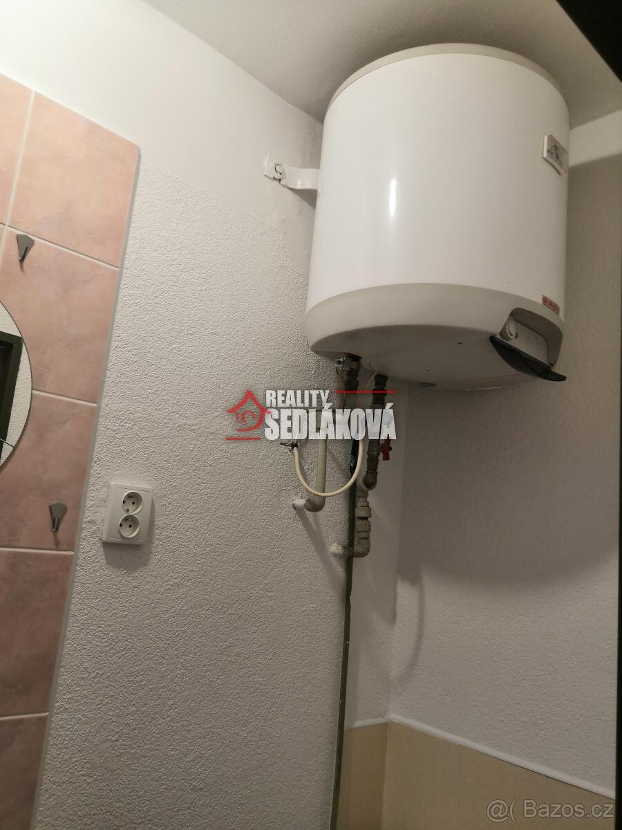 Pronájem garsoniéry v centru Děčína I - 6