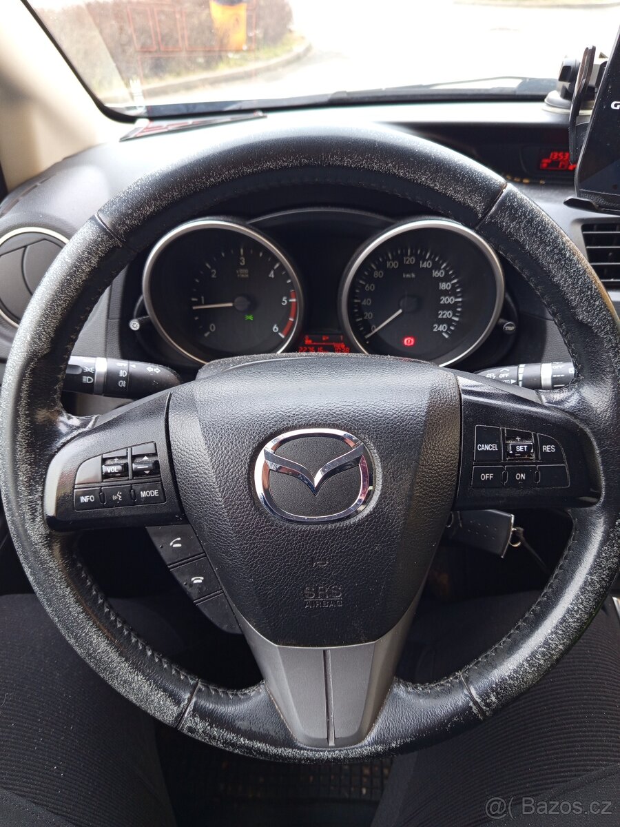 Mazda 5 - 6