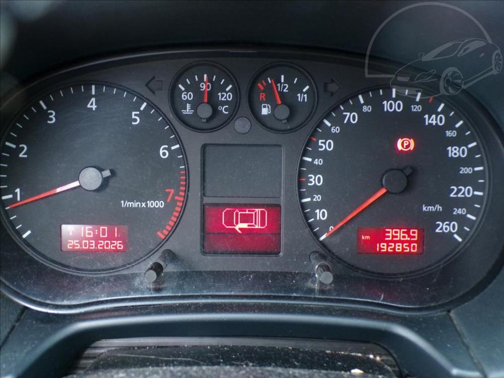 Audi A3 1,6 i KLIMATIZACE - 6