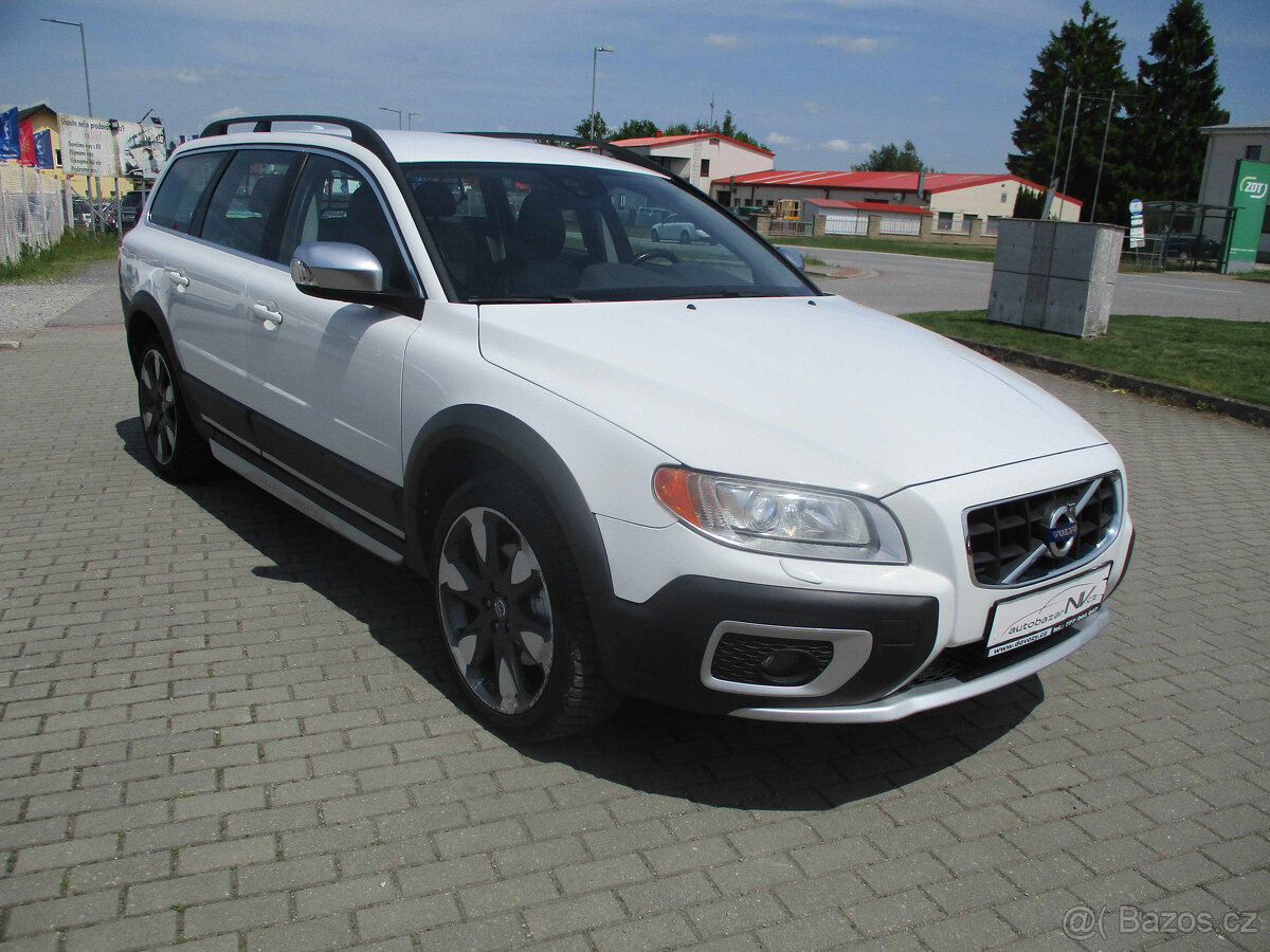 VOLVO XC70 2,4D 120KW CROSSCOUNTRY AWD GPS XENON 2013 - 6
