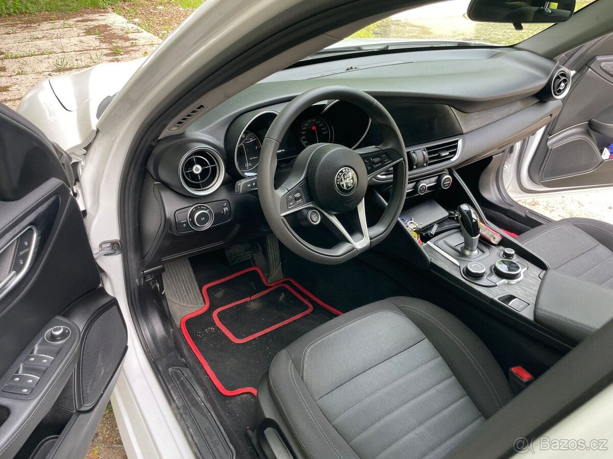 Alfa Romeo Giulia - 6