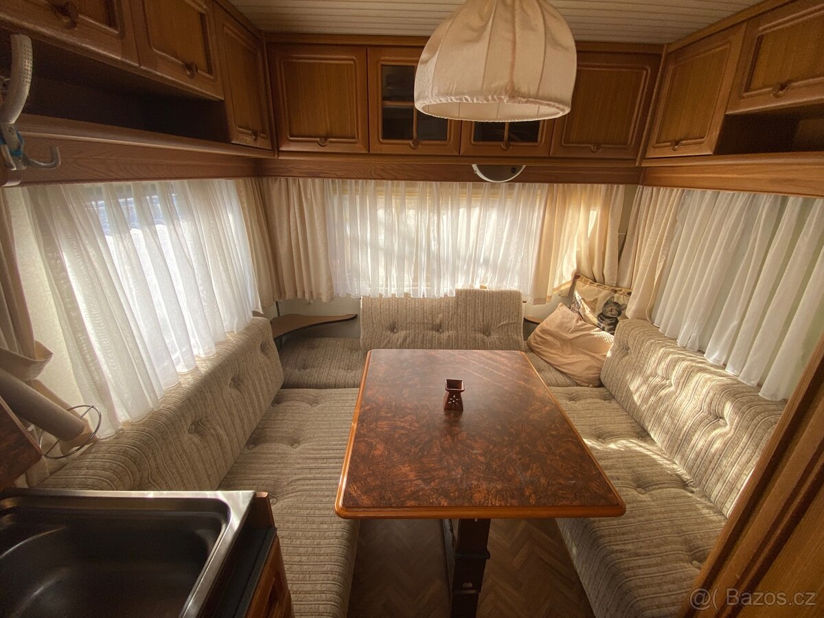 Prodám karavan Hobby Deluxe - 6