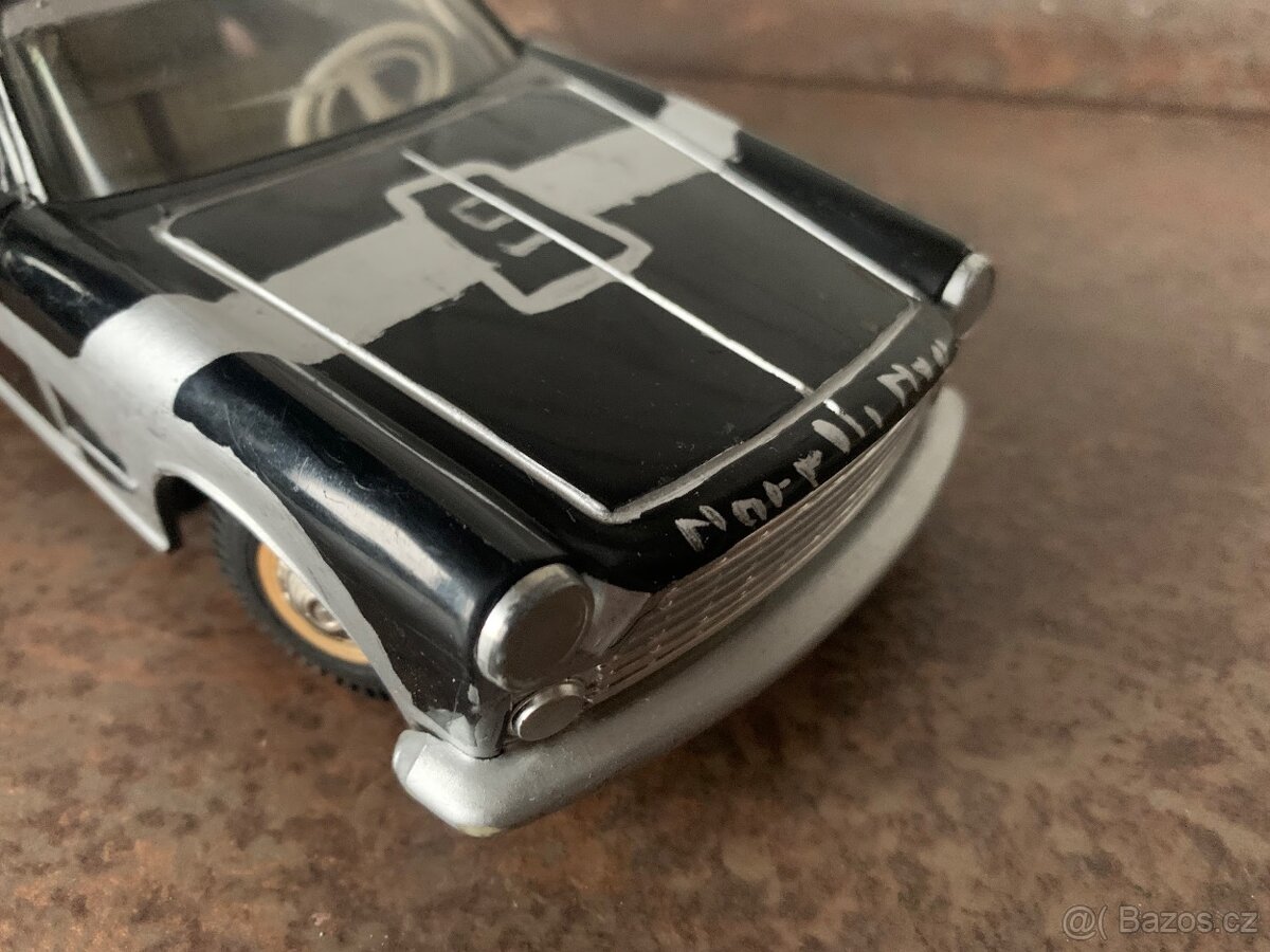 Retro hračka FIAT 2300 ITES na náhradní díly - 6