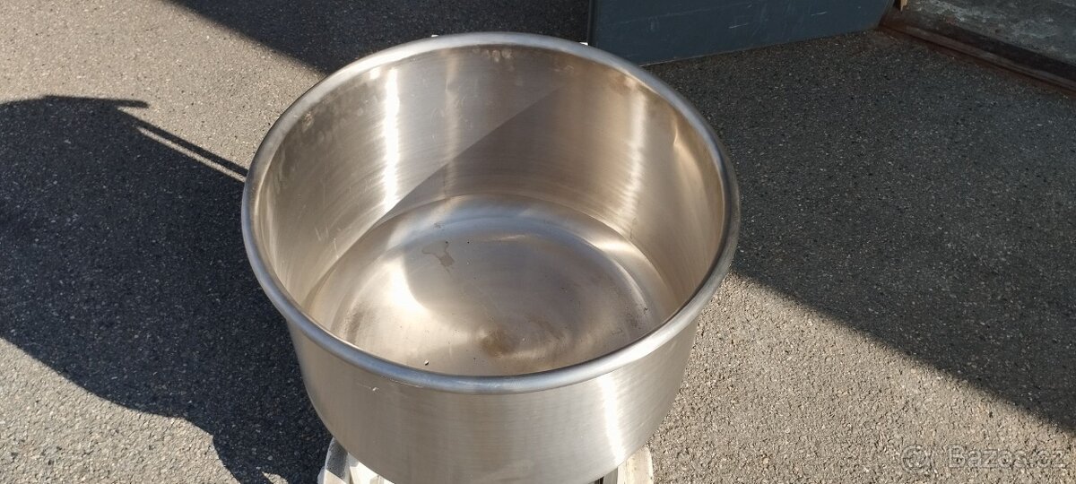 Nádoba na míchání nebo výrobu piva atd. - 6