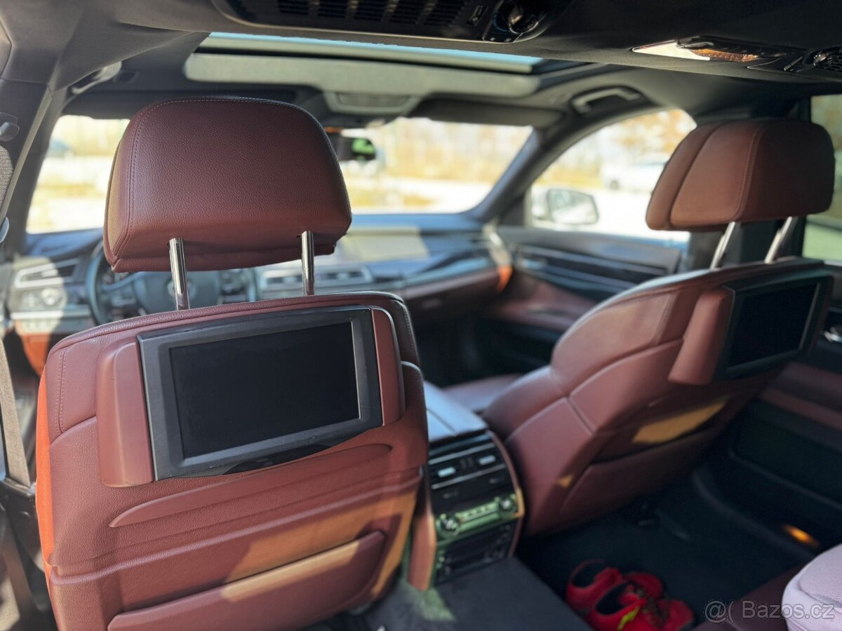 BMW 750Li V8 4.4 - 6