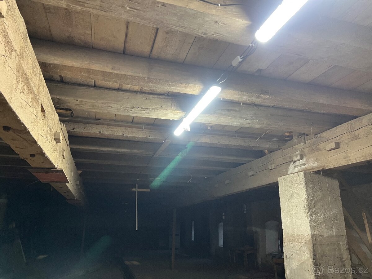 Tesané a řezané trámy - 6