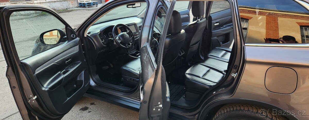 Mitsubishi Outlander, 2.0iMIVECAUTOMAT4x41ČR7míst - 6