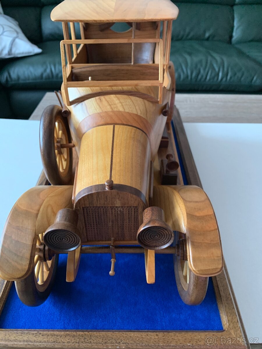 Model auta ze dřeva - 6
